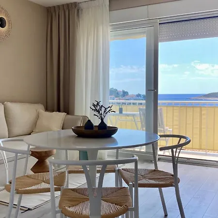Up&Above ,New Luxury Apt, Steps From Beach And Old Town Hvar Town Exterior photo