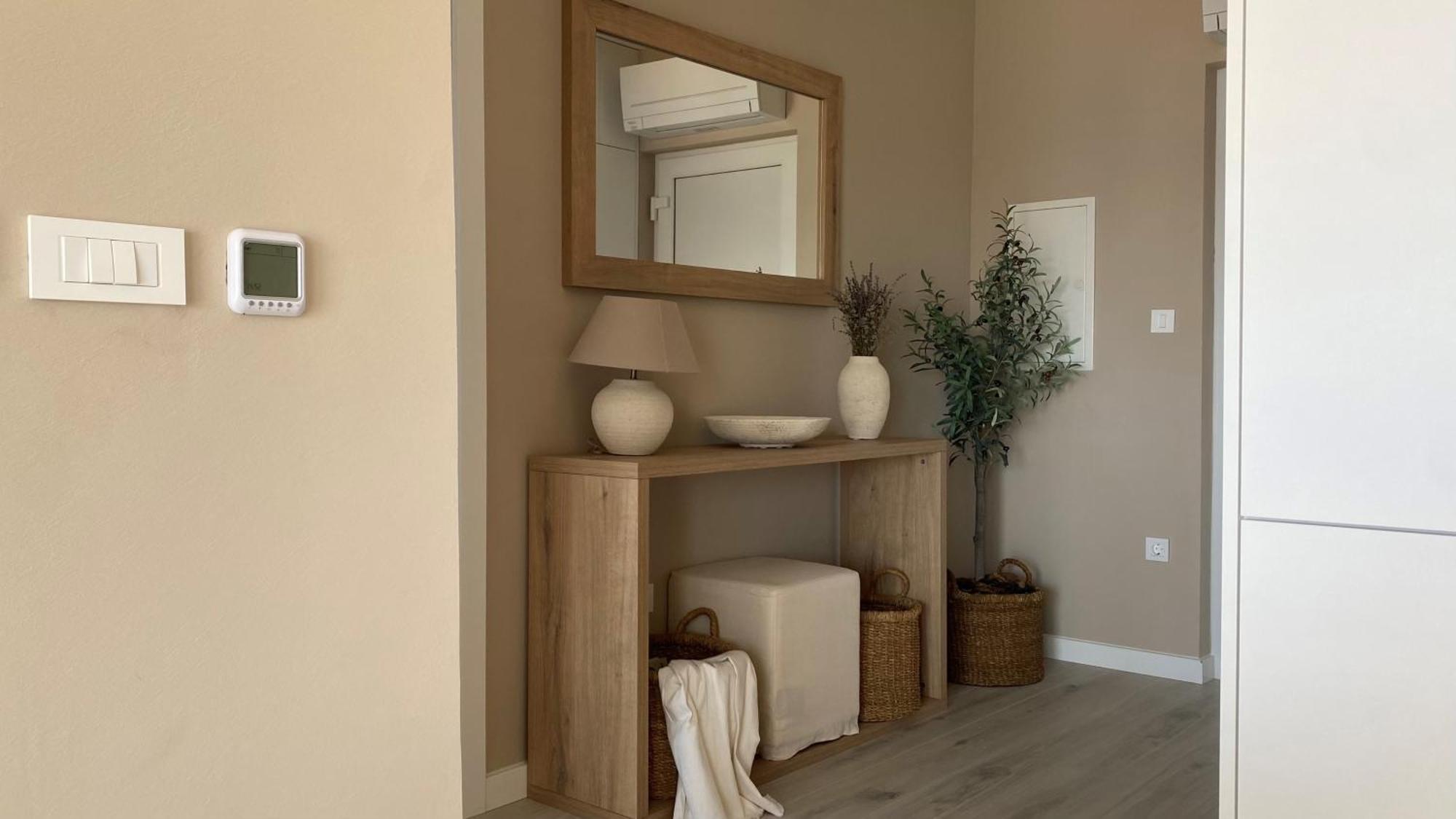 Up&above ,new Luxury Apt, Steps From And Old Town *