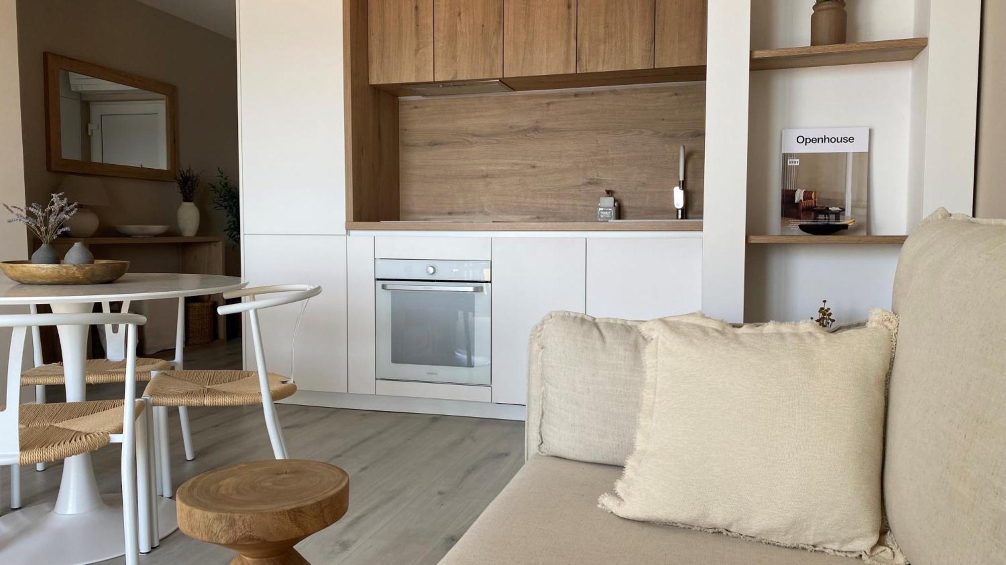 Up&above ,new Luxury Apt, Steps From And Old Town
