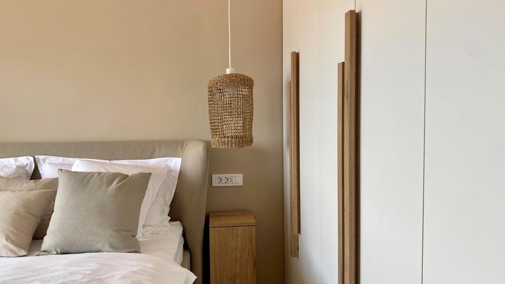 Apartment Up&above ,new Luxury Apt, Steps From And Old Town *
