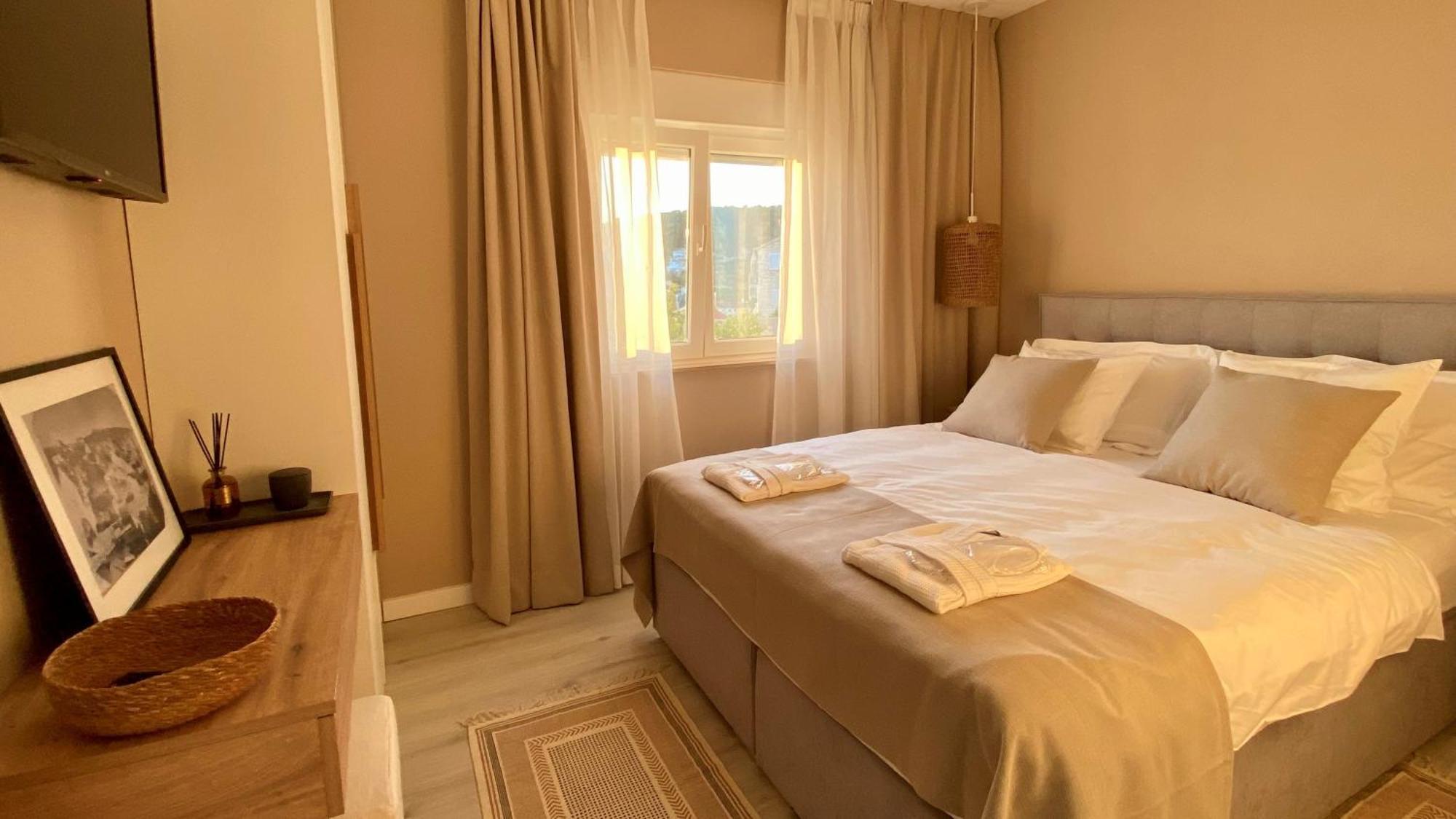 Up&above ,new Luxury Apt, Steps From And Old Town * Hvar Town
