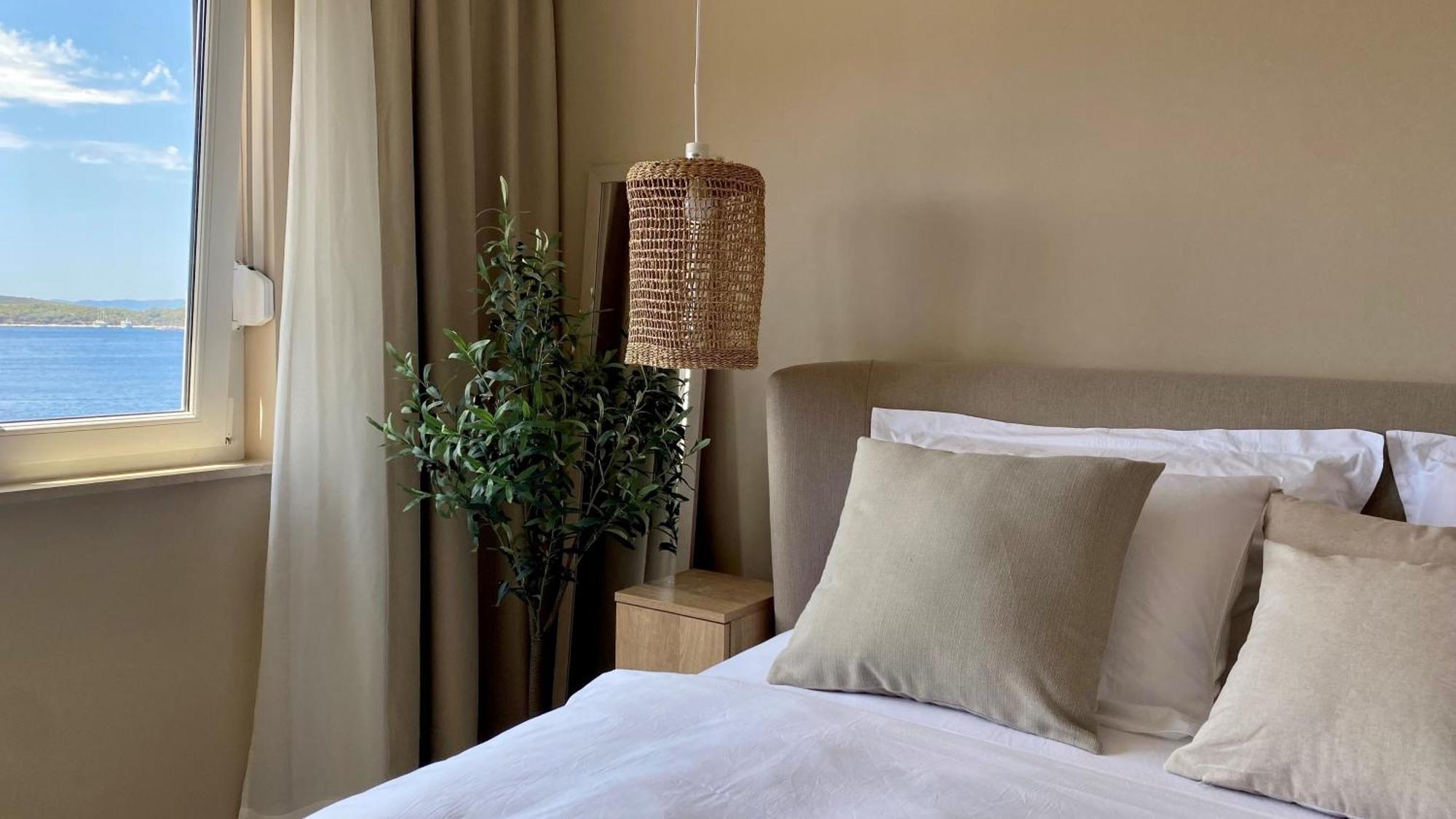 Apartment Up&above ,new Luxury Apt, Steps From And Old Town Hvar Town