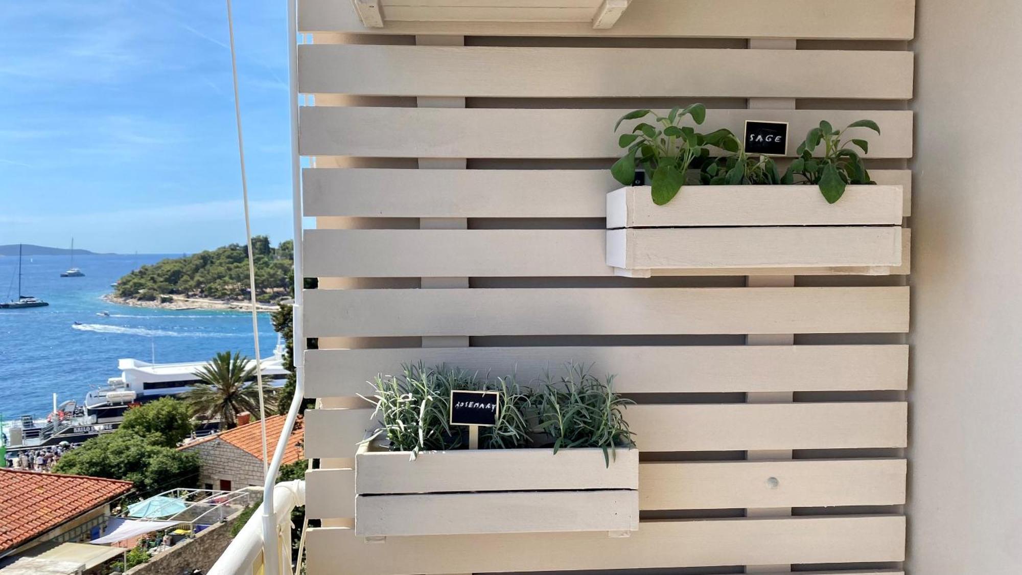 Apartment Up&above ,new Luxury Apt, Steps From And Old Town Hvar Town